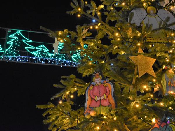 Christmas Tree High Street 2021 3